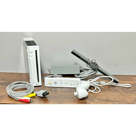 Nintendo Wii Console White Bundle RVL-001 GameCube Compatible - Tested & working - Picture 4 of 11